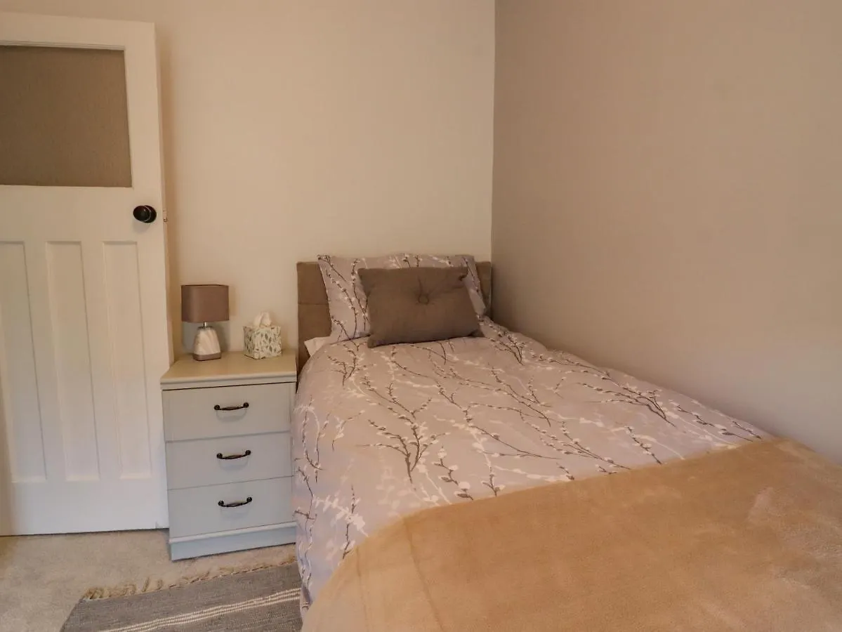 Sarah'S Cottage Китли